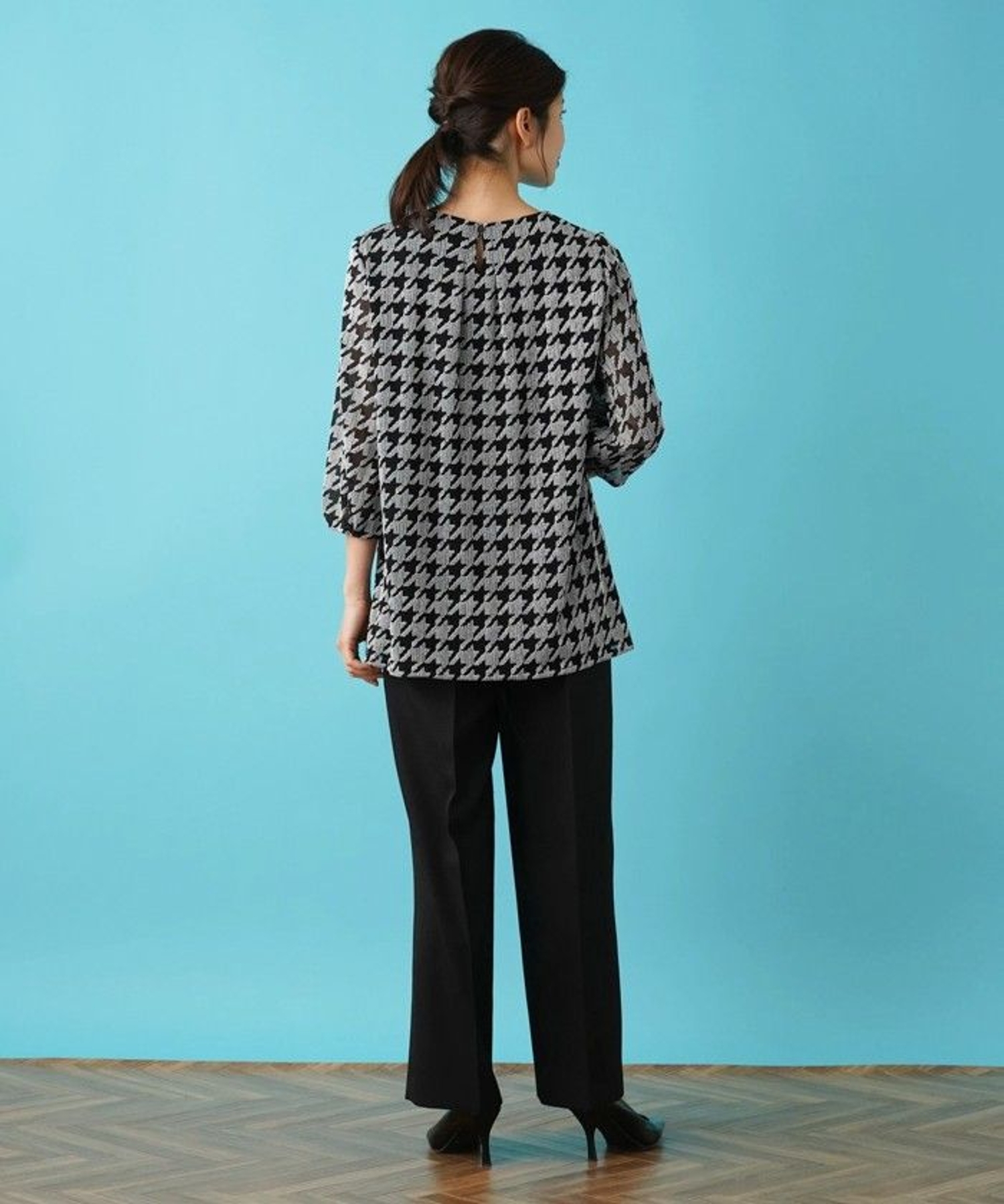 洗える千鳥格子柄刺繍プルオーバーブラウス【パワーネット素材