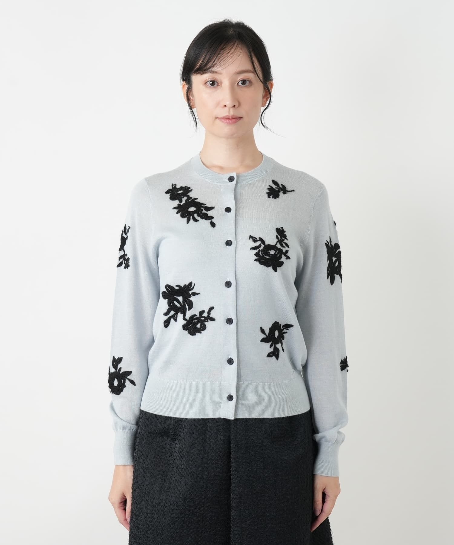 花柄刺繍クルーネックカーディガン|ブールジュ | レリアン公式