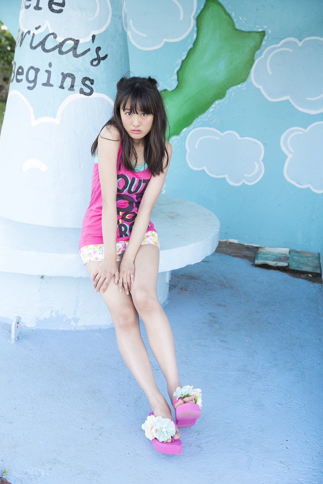 大友花恋、水着姿初披露で“ちょっぴりオトナ”に 美ボディ解禁 - モデル