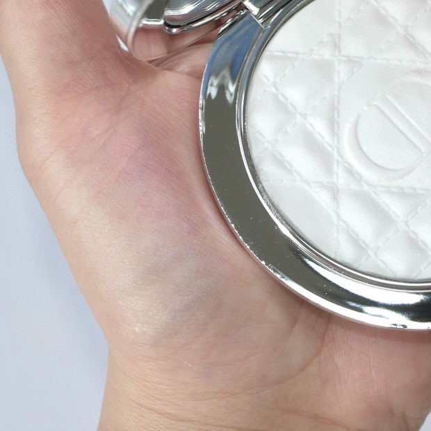 ディオールから新プレストパウダーが登場！ ツヤ or マット二つの