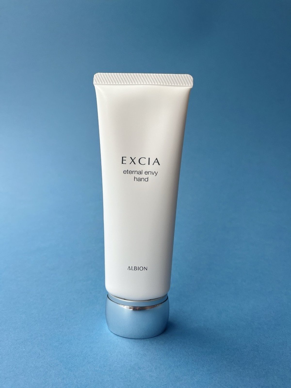 大人の手悩みに応えてくれるハンドクリーム。【エクシア】で顔と同じ