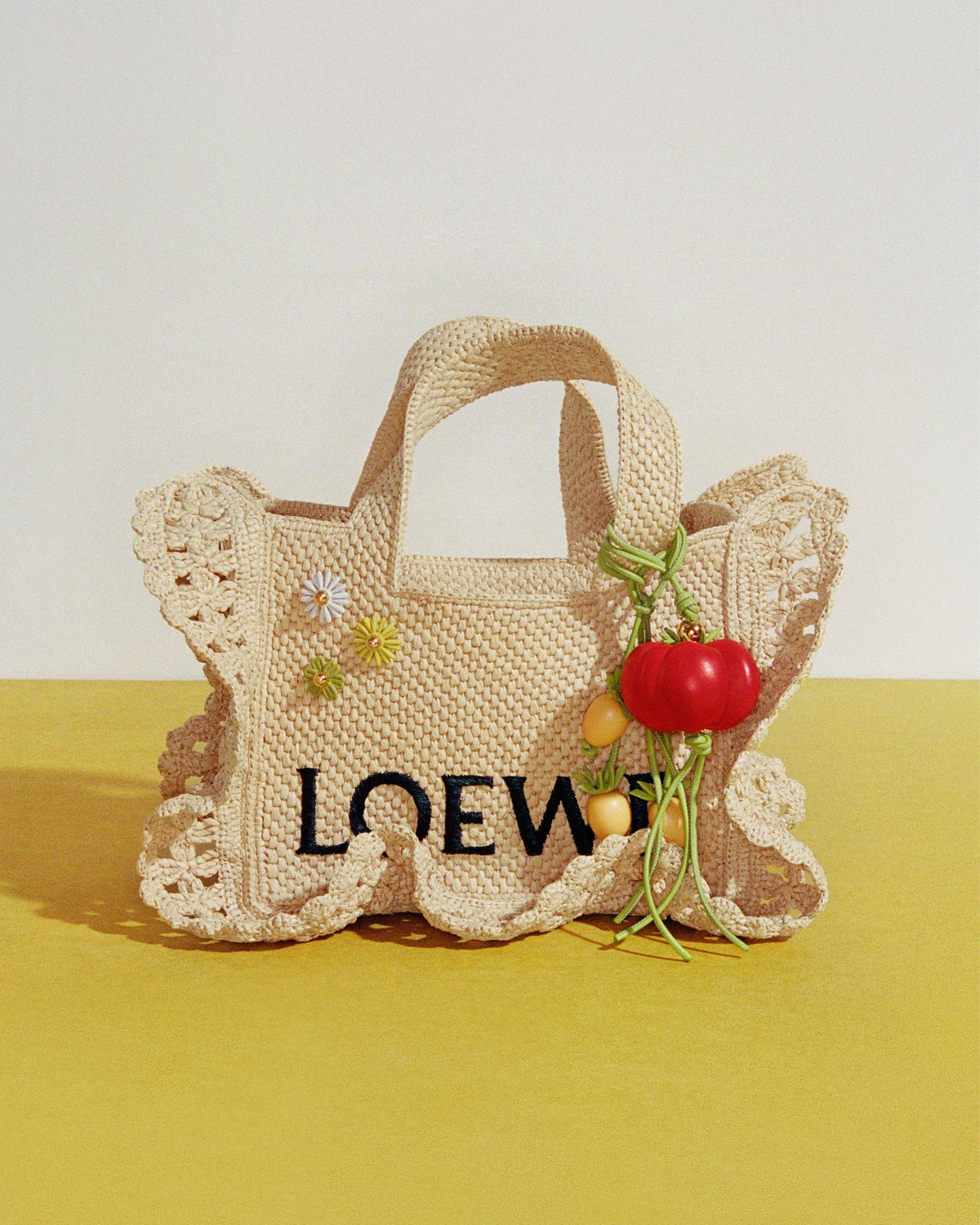 ロエベ】かごバッグの新作コレクションが登場！ ラグジュアリーな夏