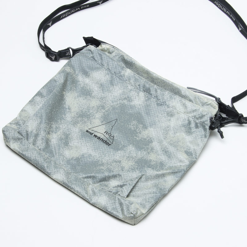 and wander (アンドワンダー) ROA sil printed sacoche / ロアシル