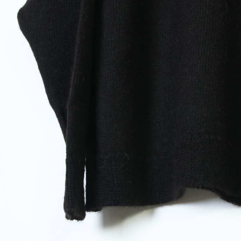 COMOLI (コモリ) ブラックアルパカ クルーネックニット