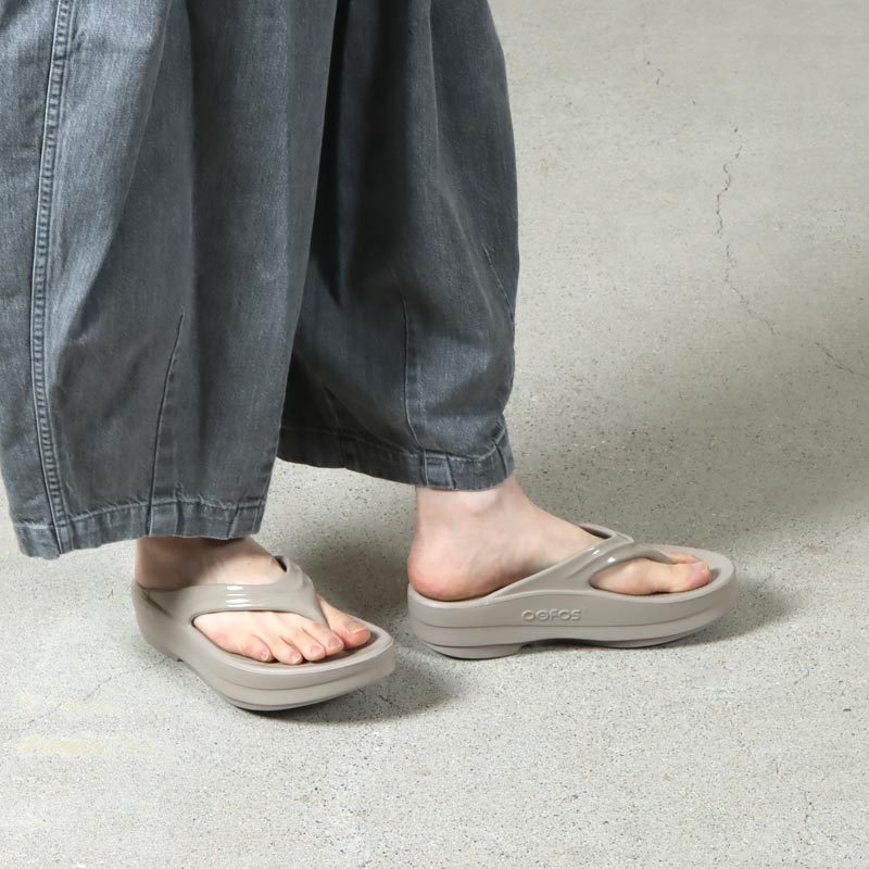 OOFOS (ウーフォス) OOmega #WOMEN / ウーメガ（レディース）