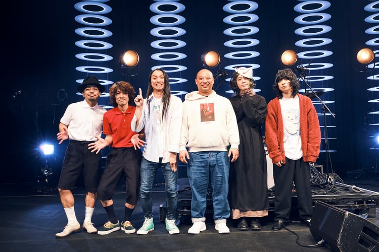 尾崎世界観の地元で開催、恒例弾き語りイベントに“尾崎宇宙観”も登場