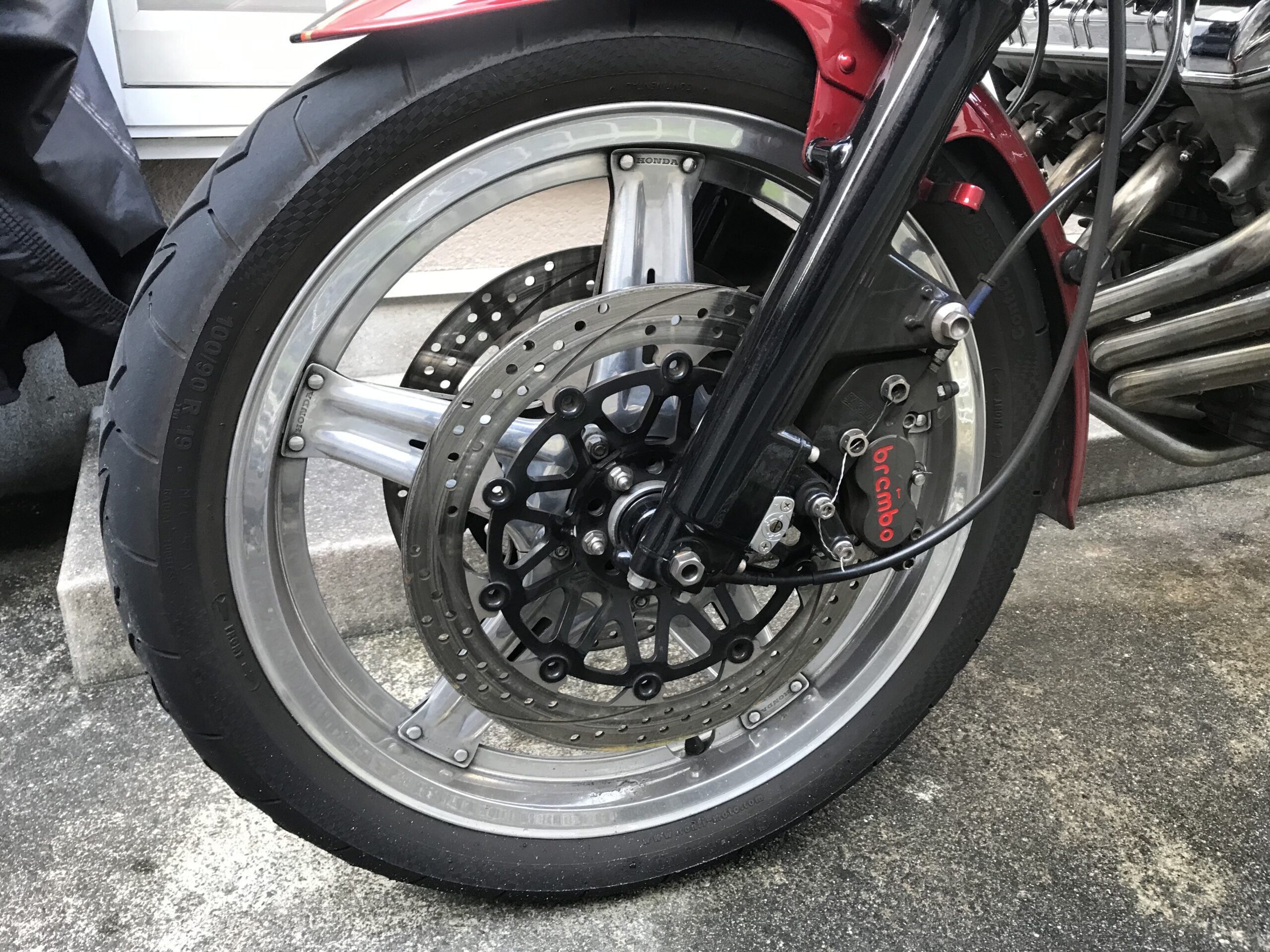 CB-F系のホイール-裏コムスターを2セットお持ちの方とエンカウント