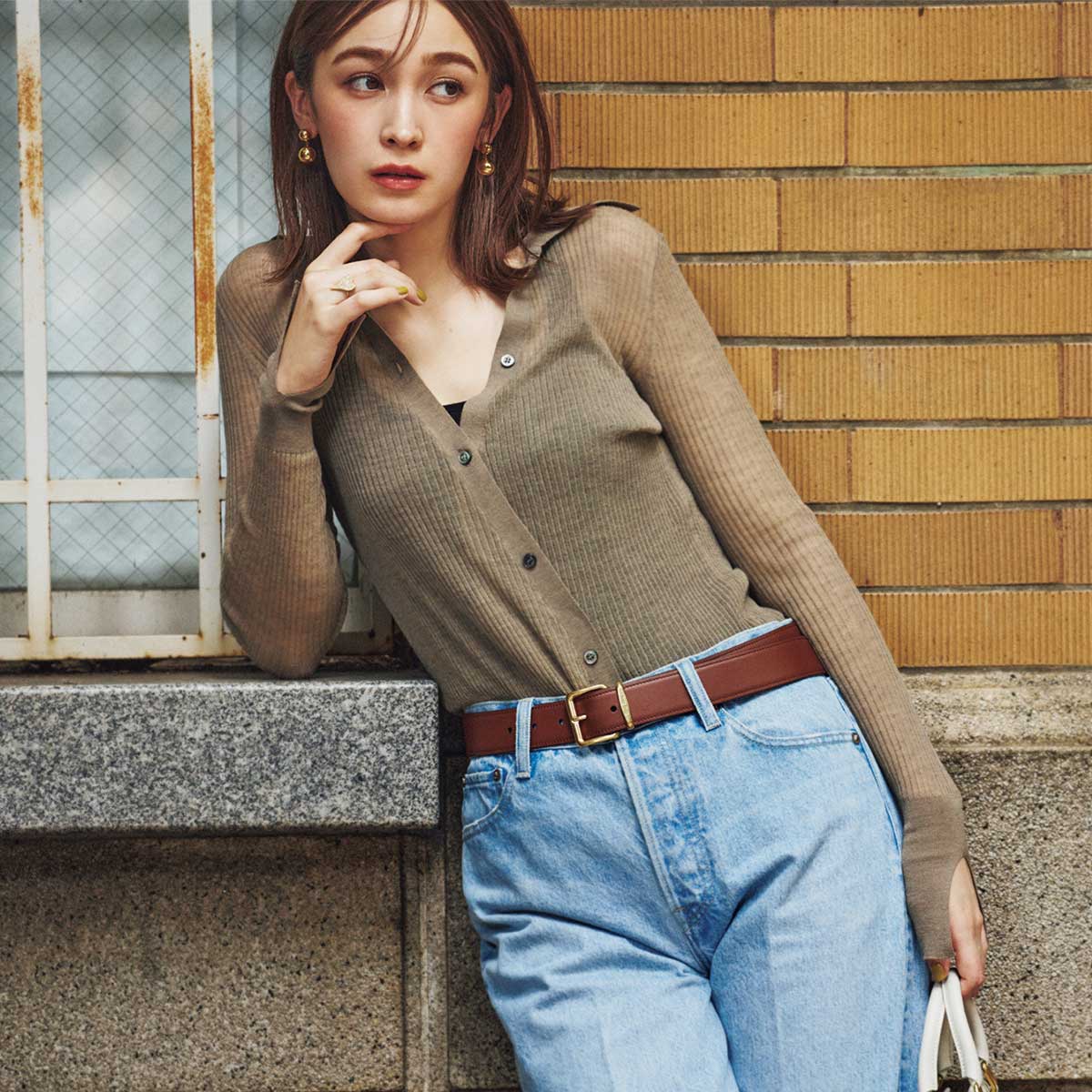 ベルト】ミュウミュウ人気再燃中！さりげないロゴと洗練されたレザーの