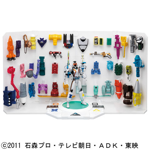 フォーゼ』ベースステイツと40種のモジュールが重塗装版で登場