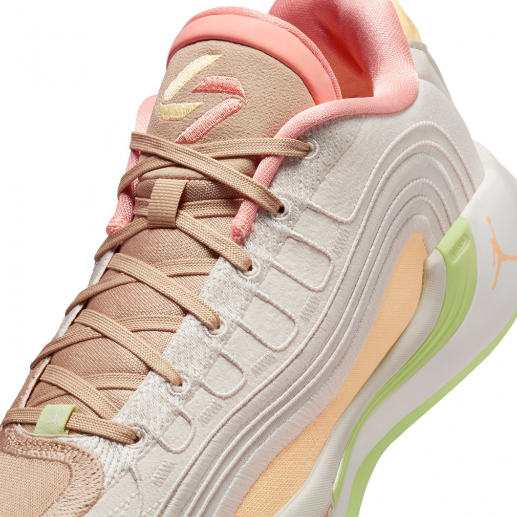 ジョーダン Luka 4 PF ルカ 4 PF Light Orewood and Tangerine IO0198