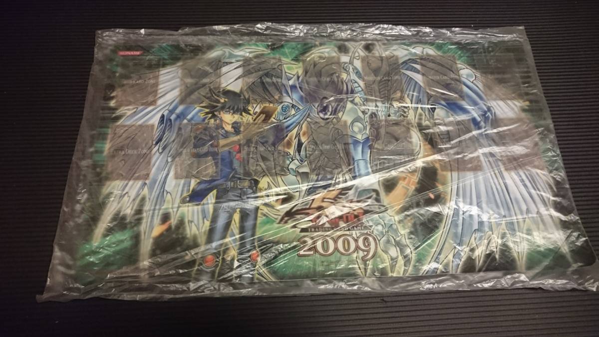 希少】遊戯王 スターダストドラゴン ハーフプレイマット 【公式通販】