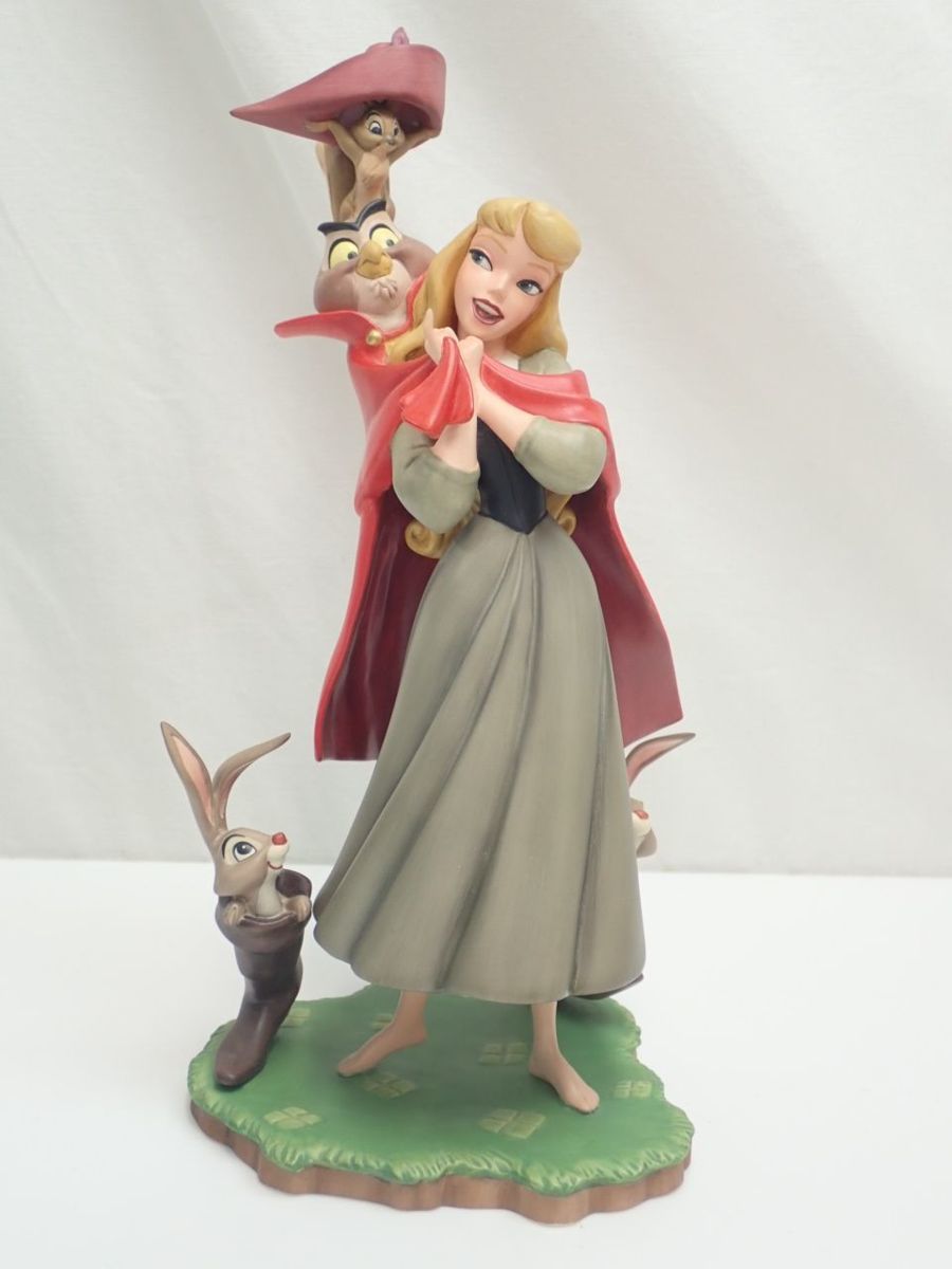 陶器製女性像 眠れる森の美女 紹介本つき 陶器製女性像 眠れる森の美女