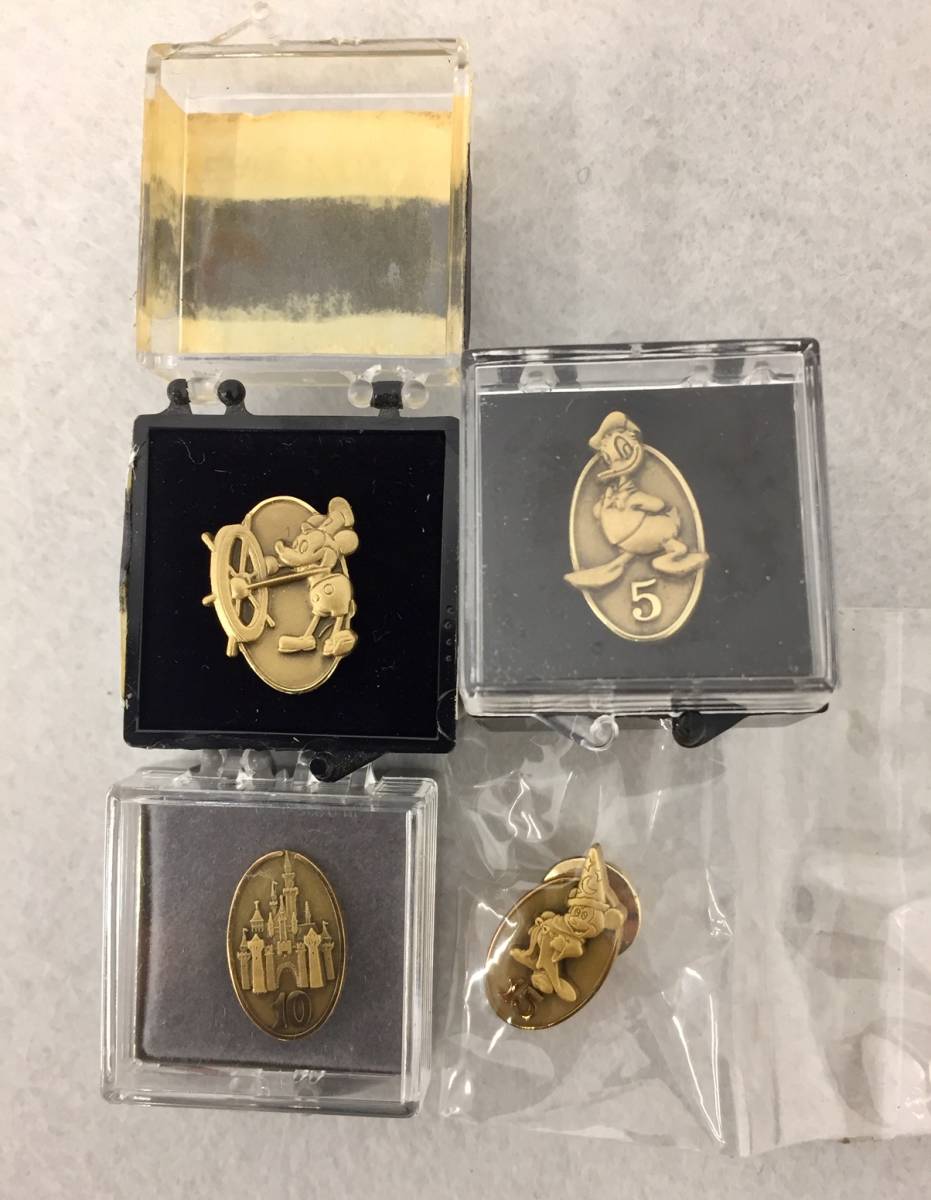 非売品】Disneyディズニーキャスト勤続1年記念アワードピン 蒸気船