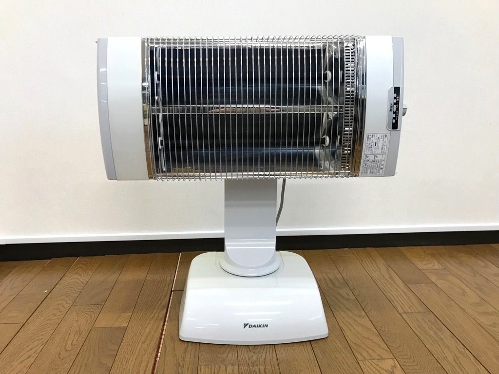 ダイキン セラムヒート 遠赤外線ヒーター ERFT11SS-W 元箱、説明書有