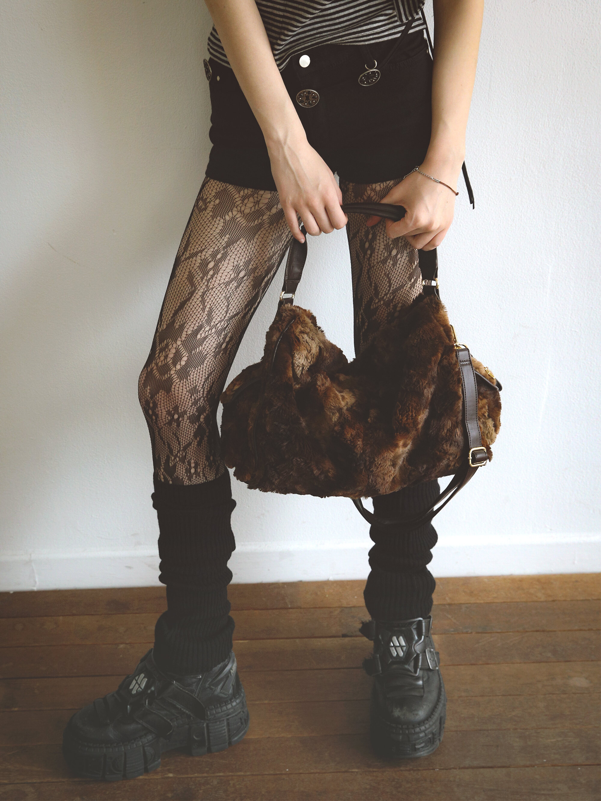 🇰🇷訂購｜BadBlue 25FW｜Eco Fur Pillow Bag | AnyNOID