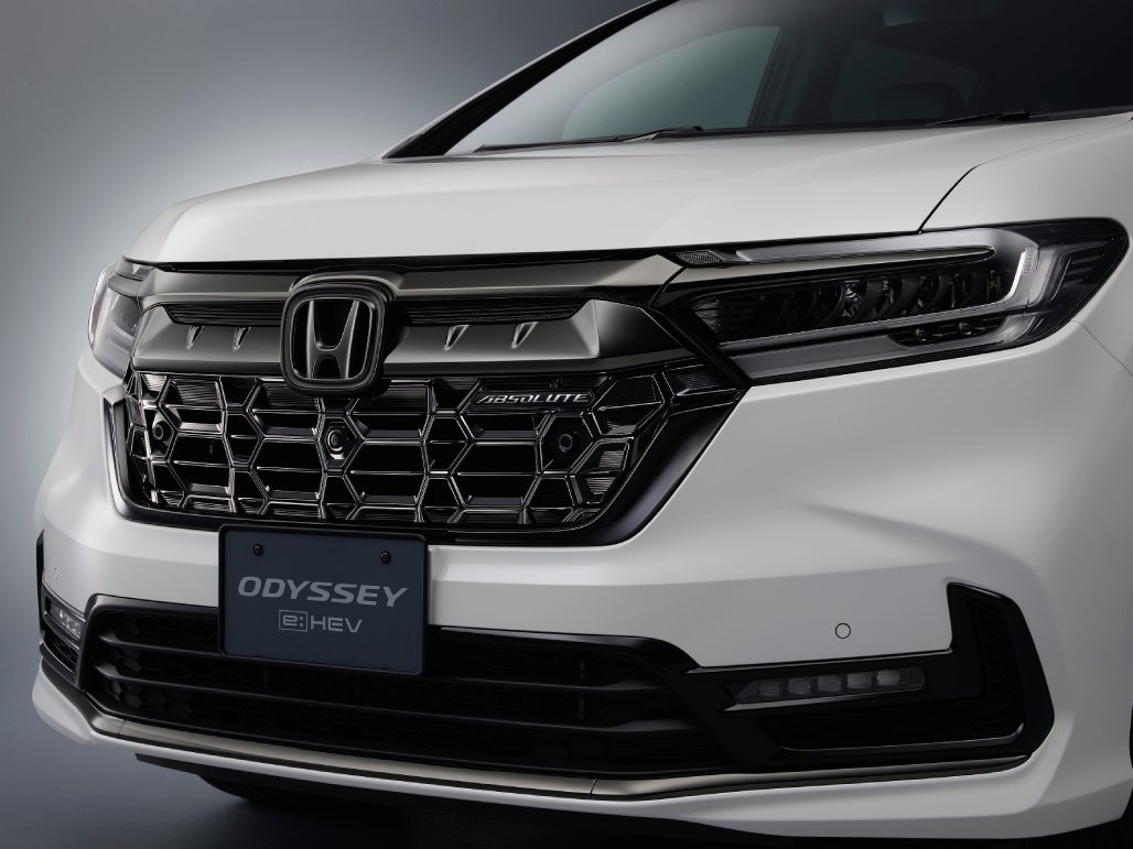 ホンダ「オデッセイ」改良モデル用純正アクセサリー発売 “黒”意識で