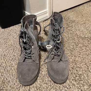 Number nine boots - Gem