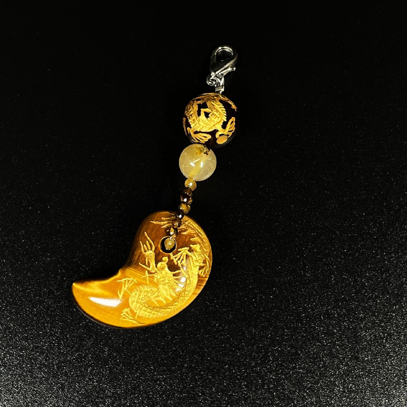 幸運招来のお守りチャーム］