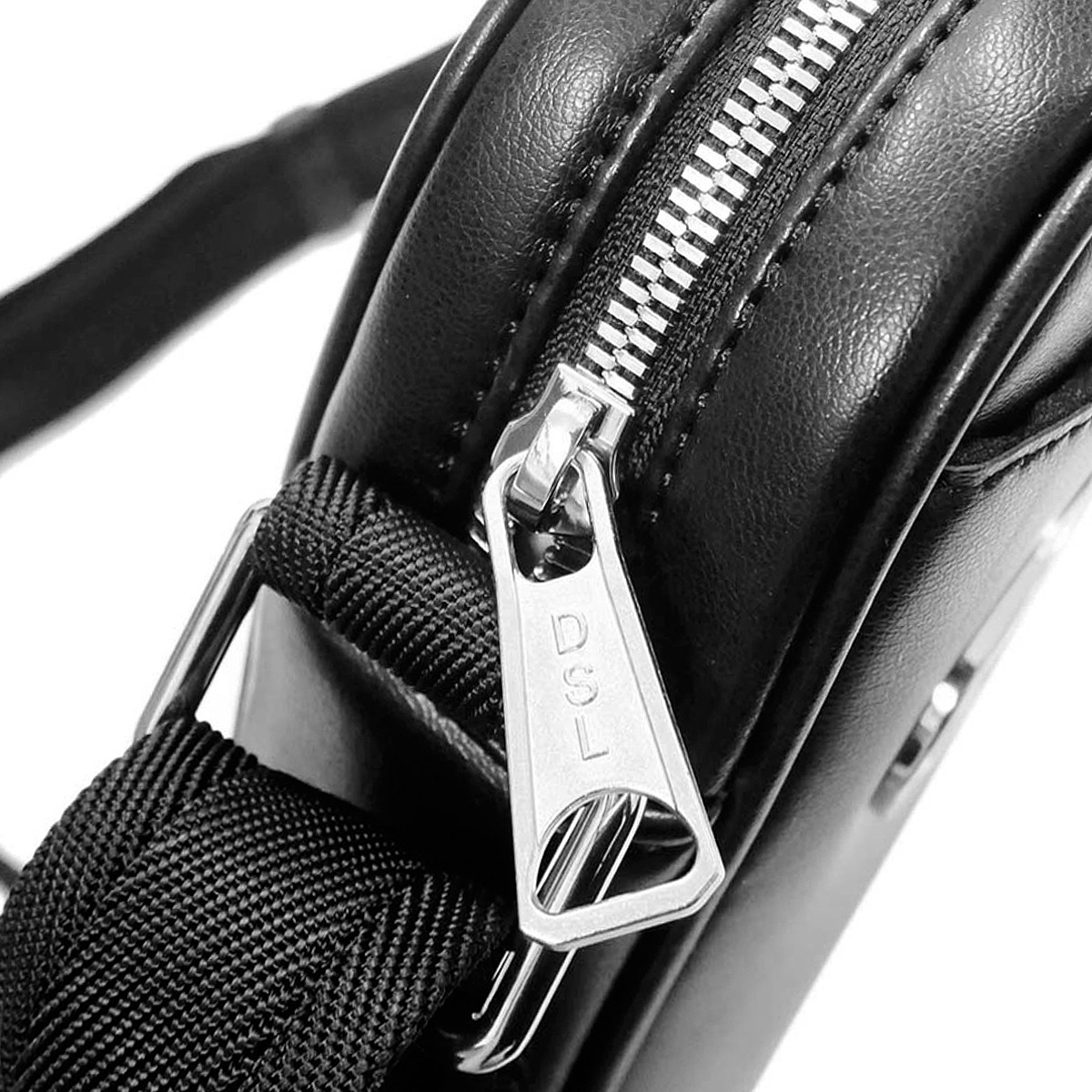 ディーゼル DIESEL バッグ ショルダーバッグ 斜め掛けバッグ HOLI-D