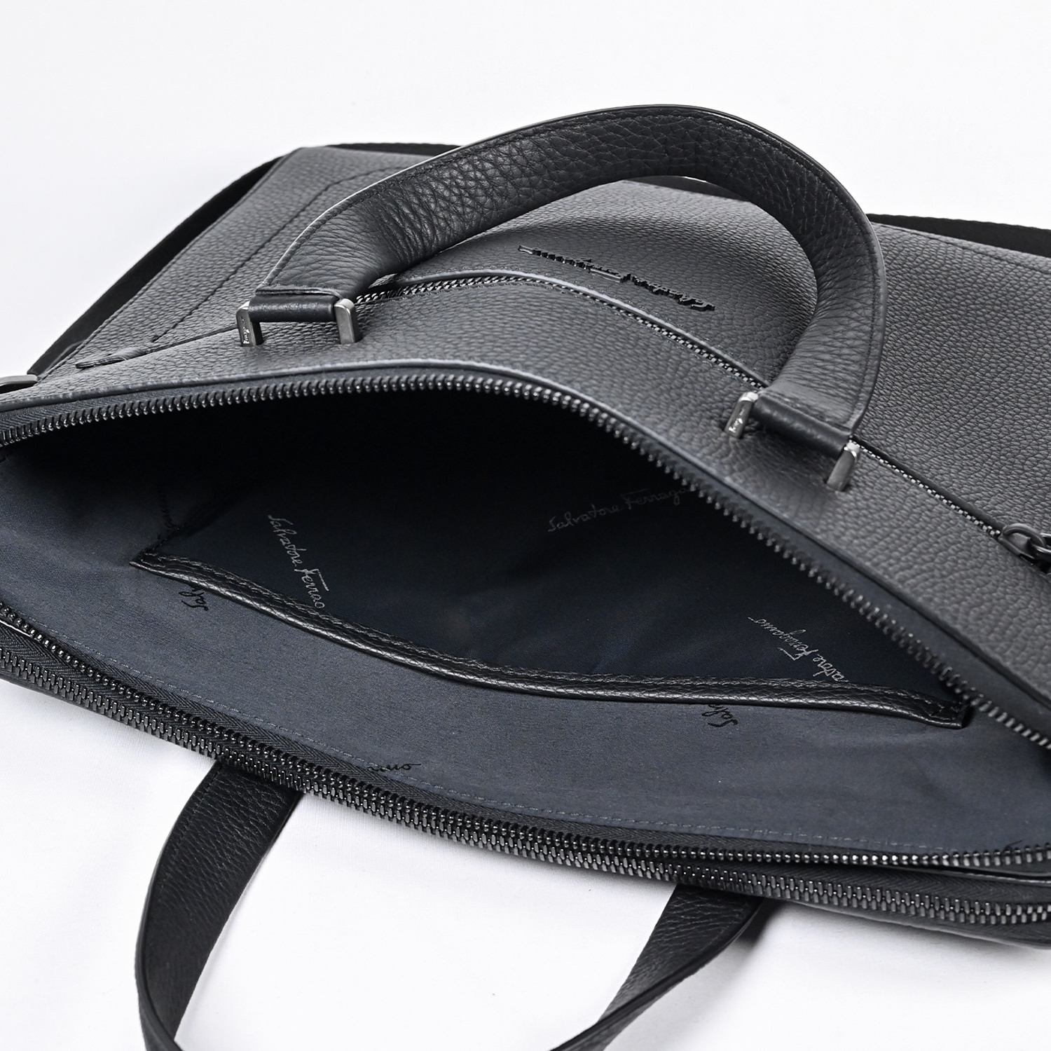 フェラガモ Salvatore Ferragamo サルヴァトーレフェラガモ ビジネス