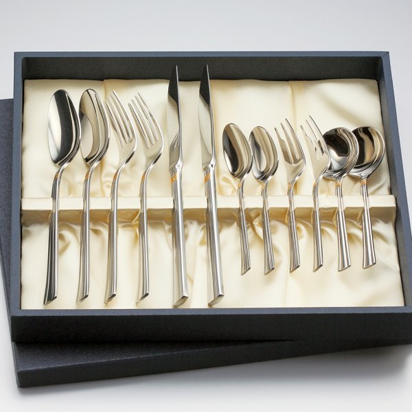 国産カトラリーのトップブランドラッキーウッド エメラルド金彩 ペア