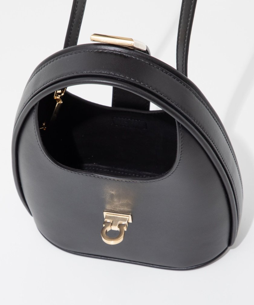 サルヴァトーレ フェラガモ Salvatore Ferragamo ハンドバッグ 213978