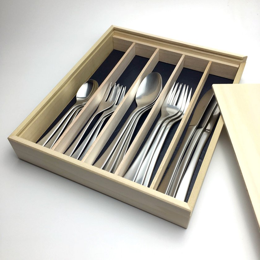 丸みを帯びたデザインは手にも優しくなじみます。YAMACO（ヤマコ