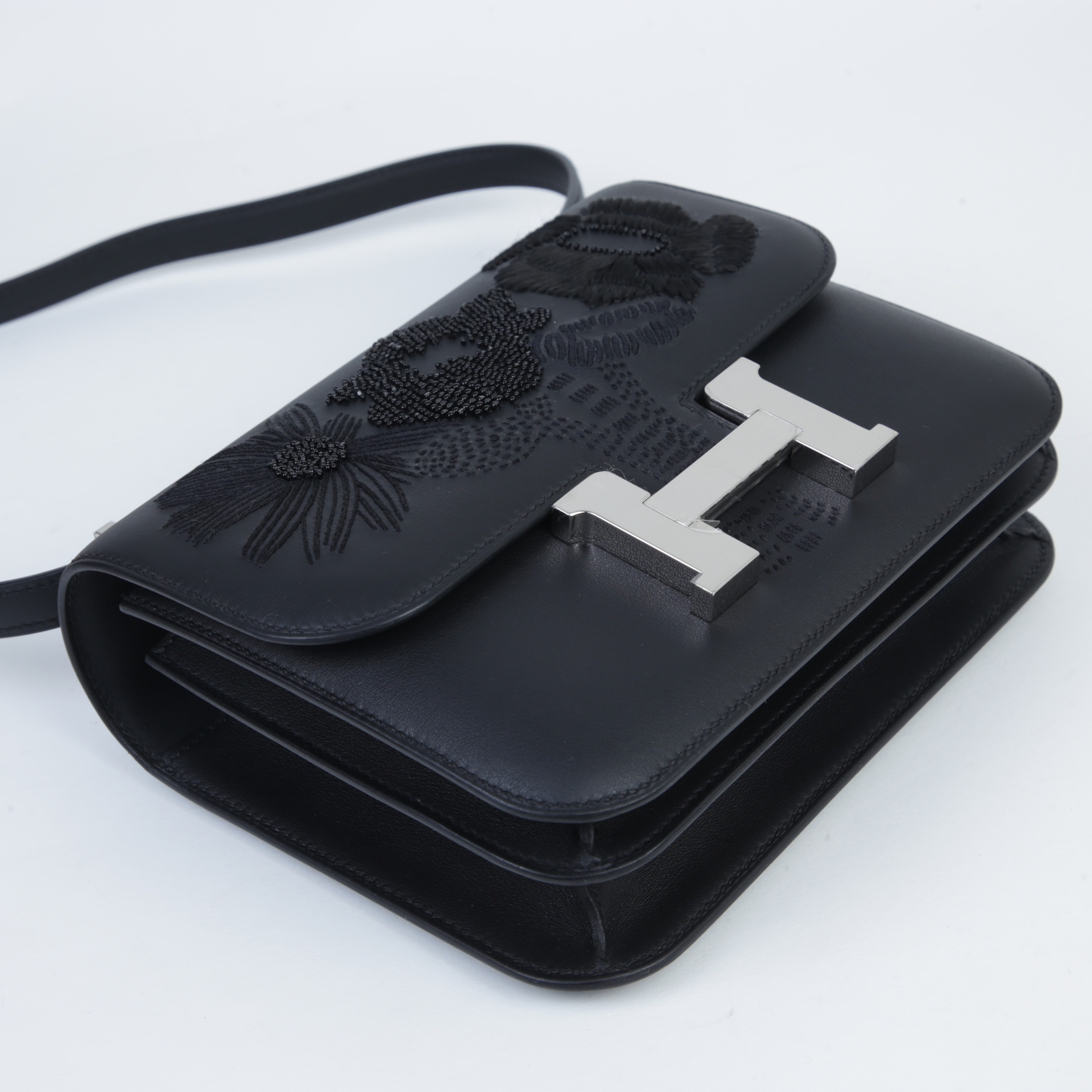 Brand New ( Rank N ) HERMÈS Constance Mini dancing flowers Black