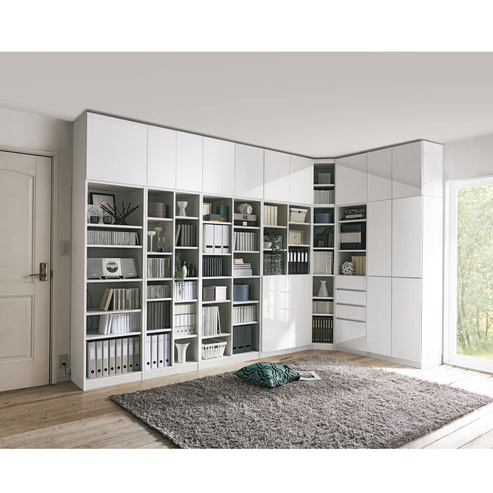 コーナーまで有効に使える幅・高さぴったり本棚 上オープン・下扉