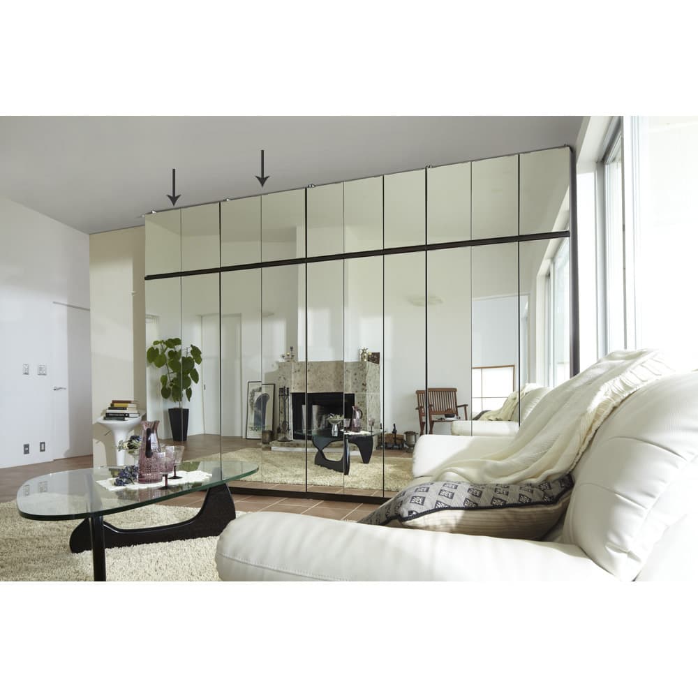 効率収納できる段違い棚シェルフ ［本体 ミラー扉タイプ 開き戸 幅75.5