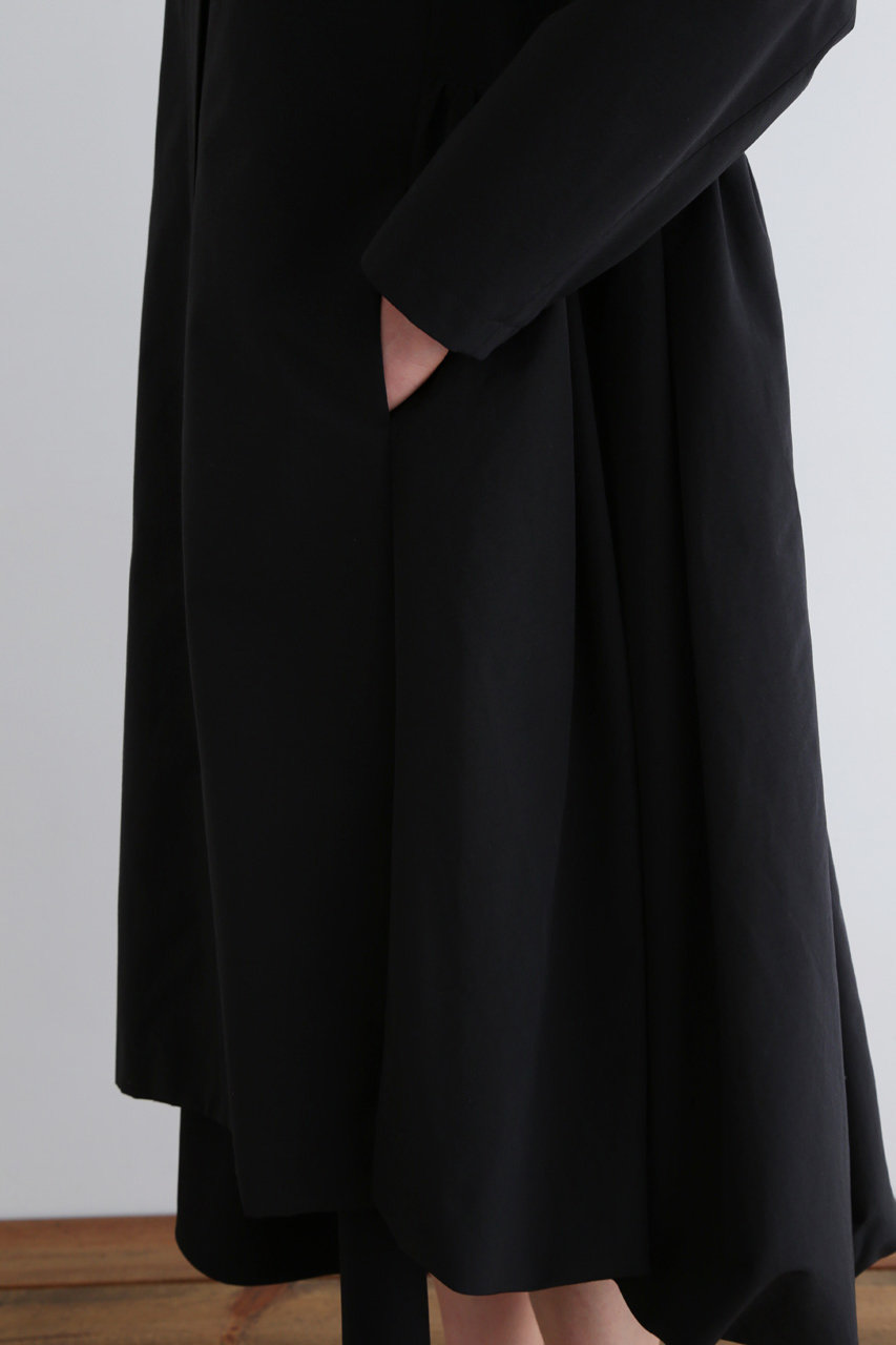 LE PHIL(ル フィル)｜N/Cクロスティアードコート/ブラック の通販