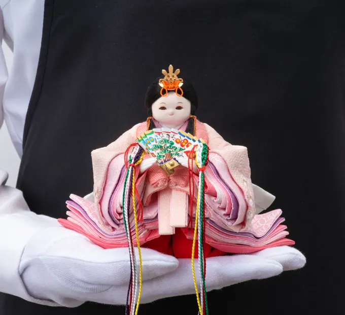 雛人形「まいまい 立雛 衣装着 装飾刺繍・桜の詩・だいだい色（WEB限定