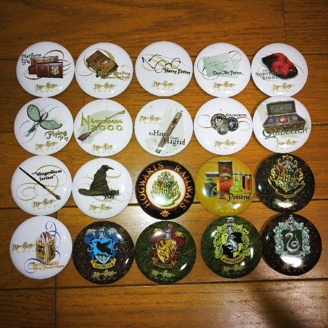 ハリー・ポッターと賢者の石 バッジコレクション全20種の通販 by