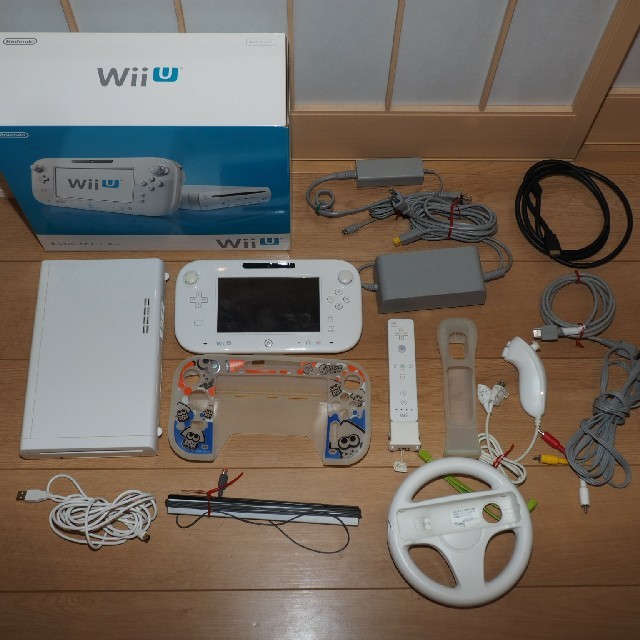 Wii U - WiiU BASICセット＋ソフト(WiiU,Wii)付属品多数の通販 by
