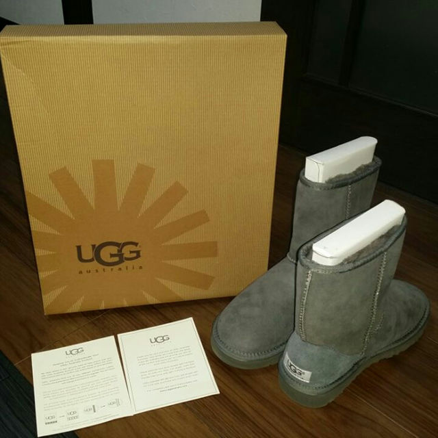 UGG - ☆値下げ中…！新品箱入り…アグ UGG ムートンブーツ usa5 22