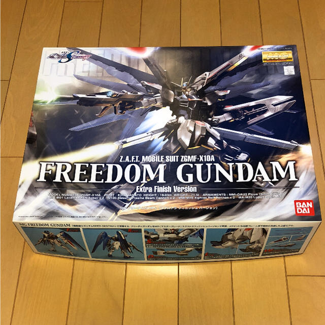 BANDAI - MG フリーダムガンダム エクストラフィニッシュ バージョンの