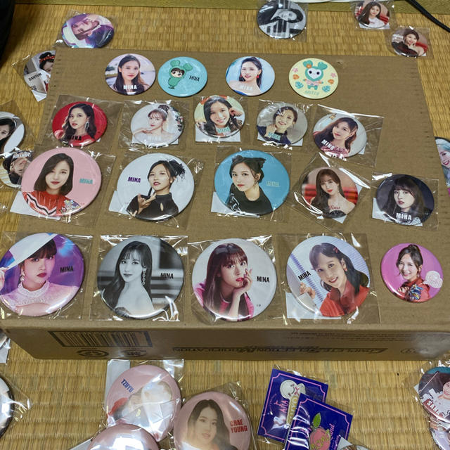 入手困難】公式 TWICE バッチセットコンプリート