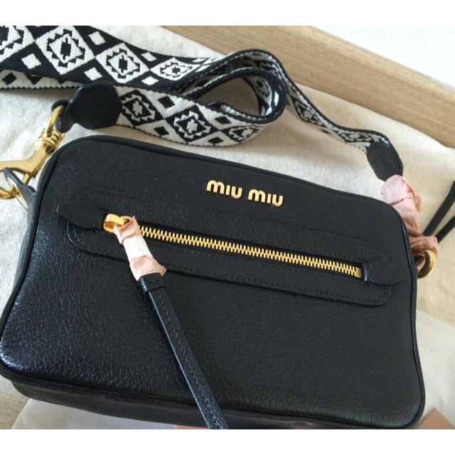 MIU MIU - 【momo様】miumiu マドラス♡ショルダーバッグ♡クロス