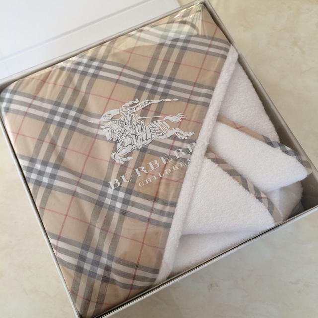 箱入りセット 出産祝いにBurberry パウダーブルー 6M セット 箱入り