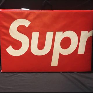 Supremeのフリマアイテム一覧
