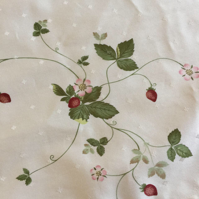 WEDGWOOD - WEDGWOOD ワイルドストロベリー テーブルクロスの通販 by