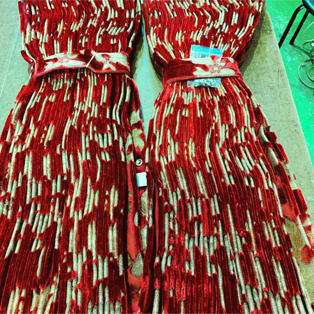 金華山 ネオプリンセス レッド 仮眠カーテンの通販 by Tomoya18｜ラクマ