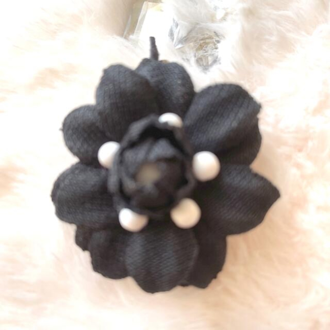 Rene ルネ パール お花 フラワーモチーフ クリスタルブローチ 中