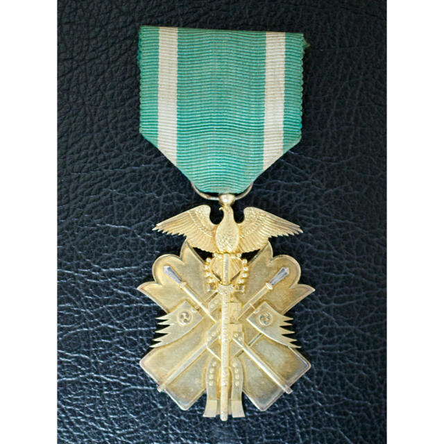 勳七等青色桐葉章 金鵄勲章 勲章 略章 徽章 記章 旧日本軍 の通販 by