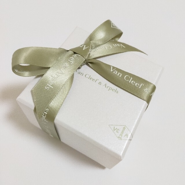 Van Cleef & Arpels - ヴァンクリーフ&アーペル 空箱の通販 by chabul