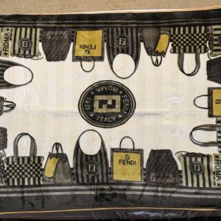 FENDI（毛布）のフリマアイテム一覧