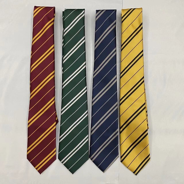 ハリーポッター グリフィンドール Mサイズ 公式 ローブ ネクタイ USJの