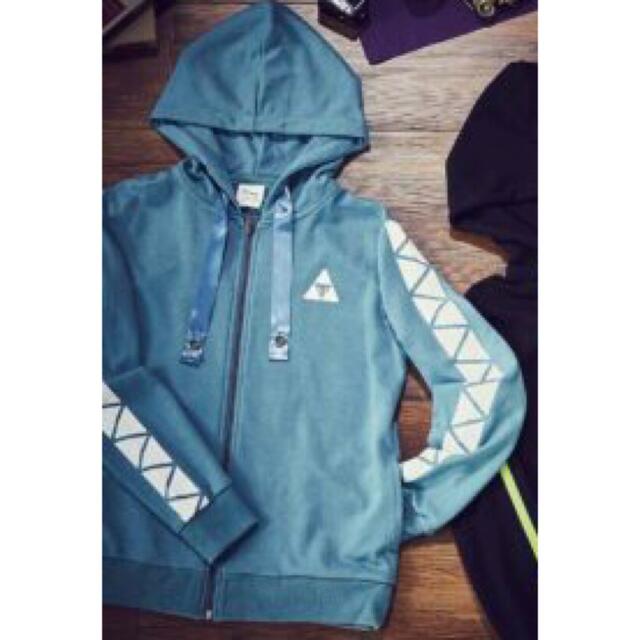 Disney - ツイステッドワンダーランド イデア パーカー ベルメゾン