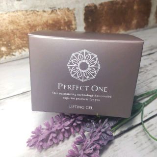PERFECT ONE - パーフェクトワン リフティングジェル 50gの通販 by