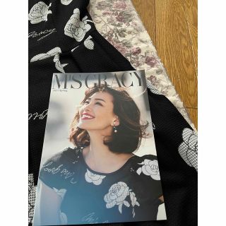 M'S GRACY - エムズグレイシー40 美品カタログ表紙カメリアワンピース